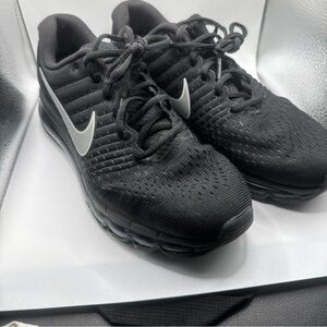 Nike Black and White Sneakers with Air‎ Max Cushioning